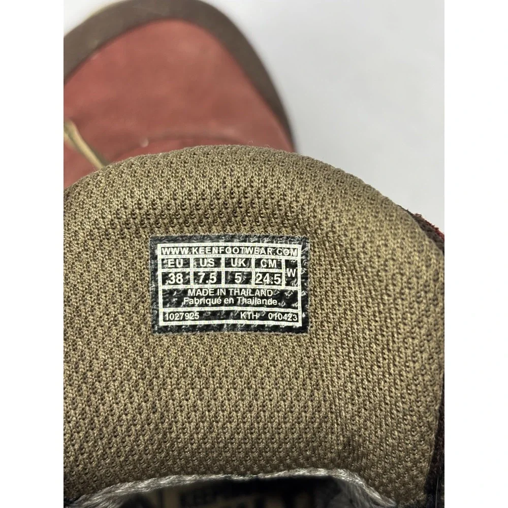 Keen women explorer